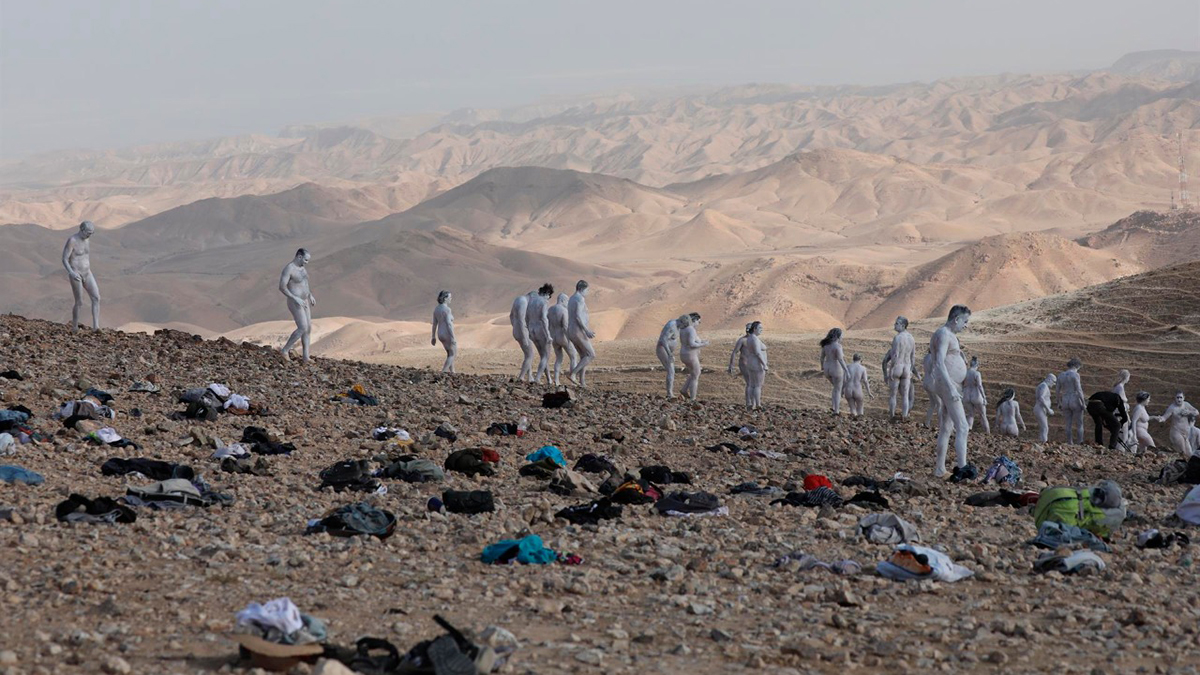 Spencer Tunick pide con sus fotografías salvar el Mar Muerto - foto1
