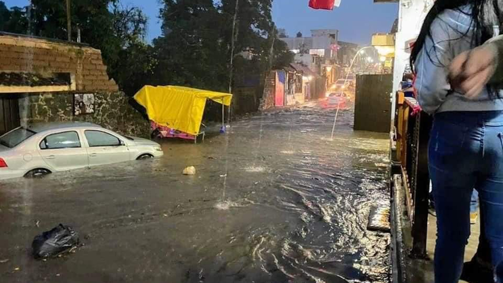 #Videos Inundaciones en Tepoztlán, Morelos, tras fuerte lluvia