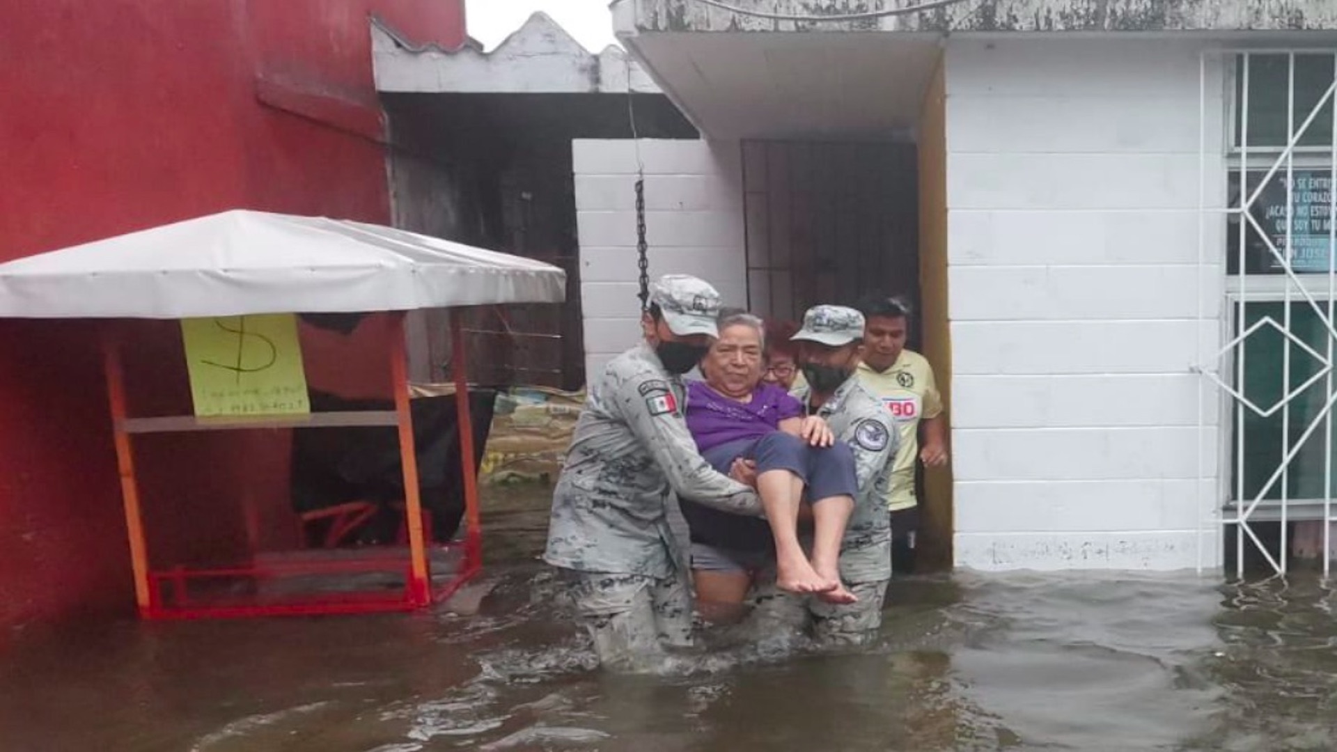 Al menos 10 municipios de Veracruz afectados por lluvias