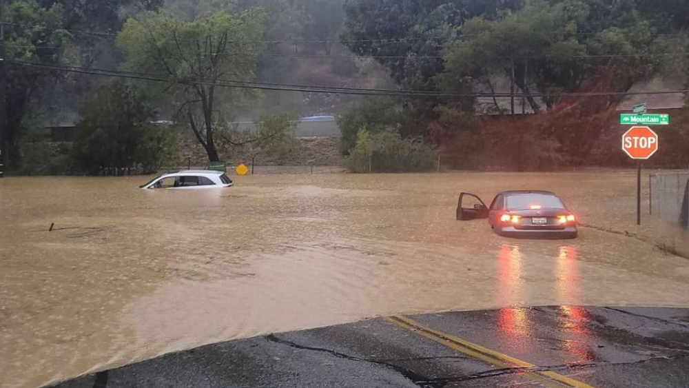 Graves inundaciones en California dejan sin electricidad a 380 mil hogares Graves inundaciones en California dejan sin electricidad a 380 mil hogares