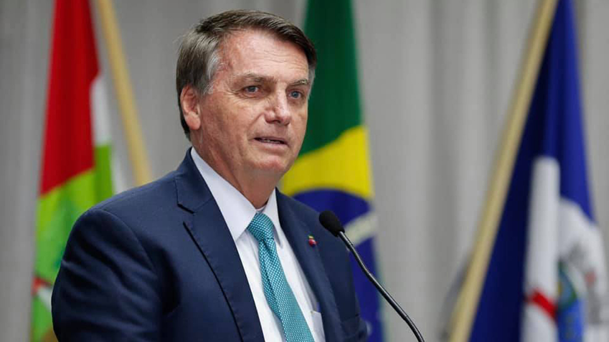 Facebook retira video de Bolsonaro en que vincula vacuna anticovid al sida