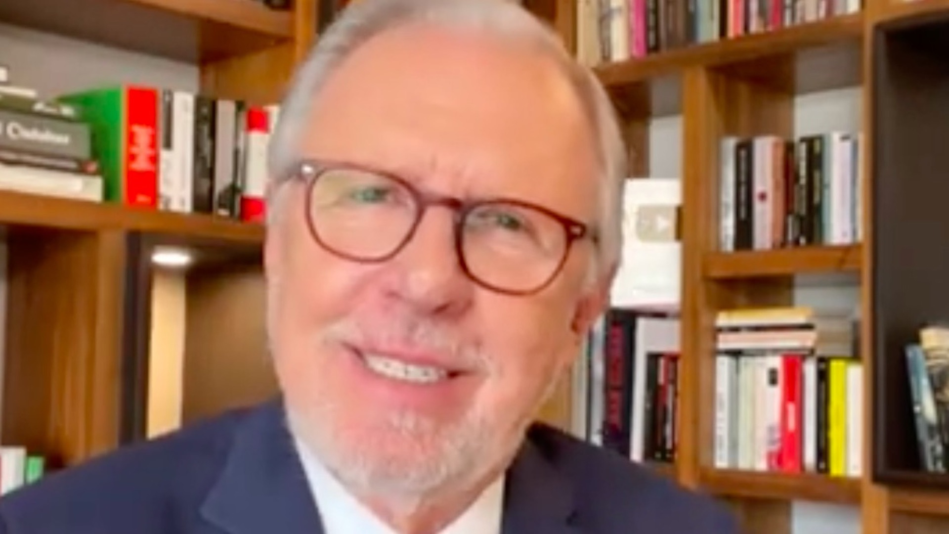 ¡Las noticias! AMLO insiste que los videojuegos son violentos y dañinos para los niños y adolescentes