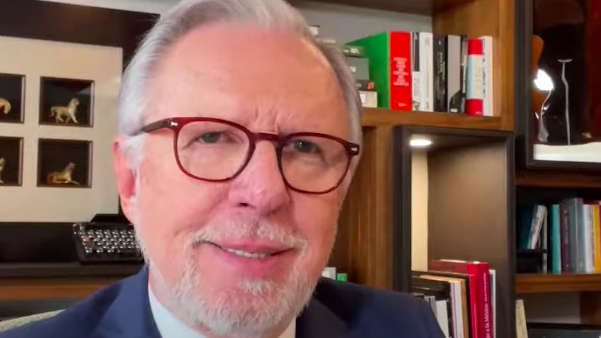 ¡Las noticias! AMLO asegura que la UNAM se convirtió en una institución individualista y defensora de proyectos neoliberales