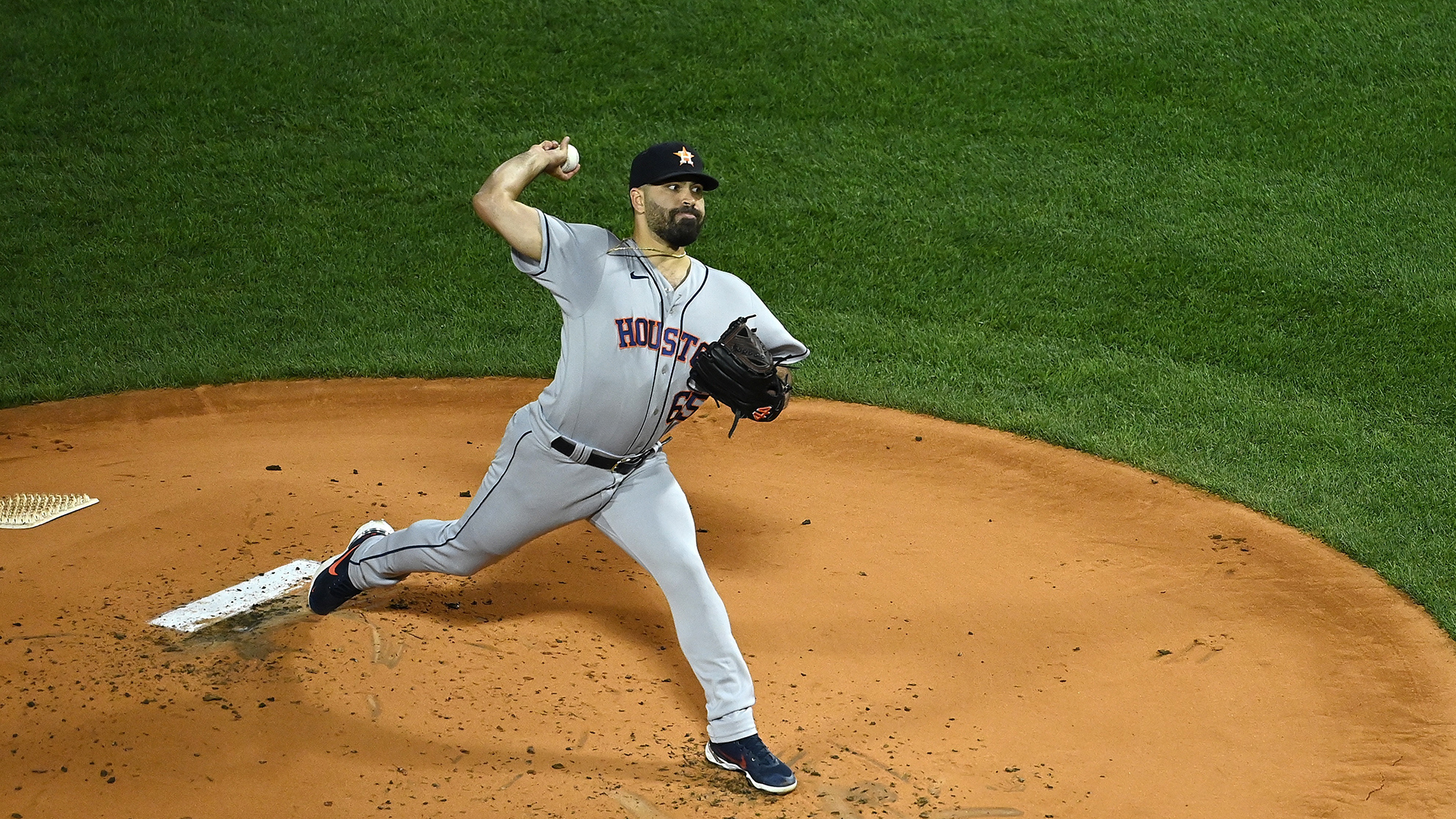 Urquidy descarta presión alguna por abrir partido de Astros contra Bravos