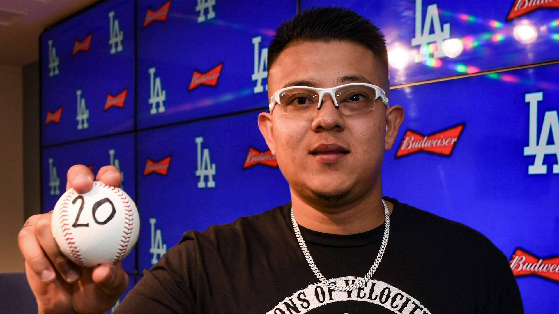 Julio Urías se corona como el mexicano más joven con 20 juegos ganados en una temporada de grandes ligas