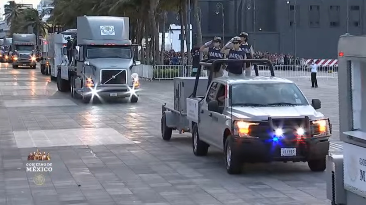 Desfile por los 200 años de la Secretaría de Marina-Armada de México