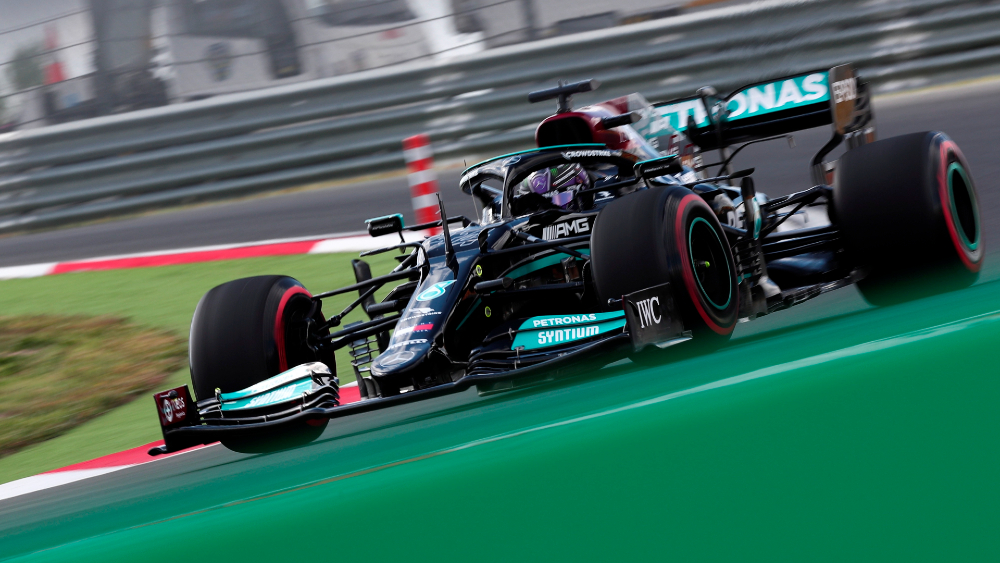 Hamilton dominó en libres del GP de Turquía; Sergio Pérez fue cuarto Hamilton dominó en libres del GP de Turquía; Sergio Pérez fue cuarto