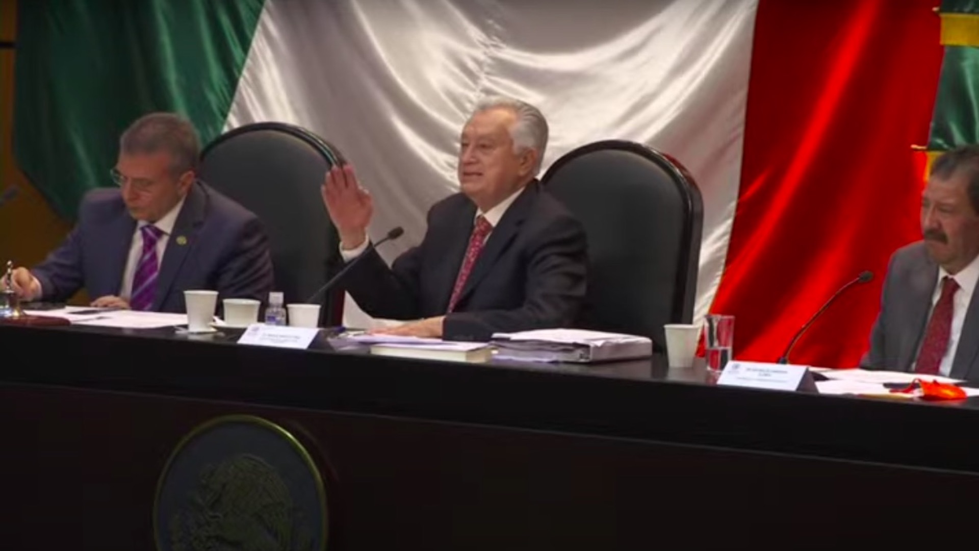 Comparece Manuel Bartlett ante diputados