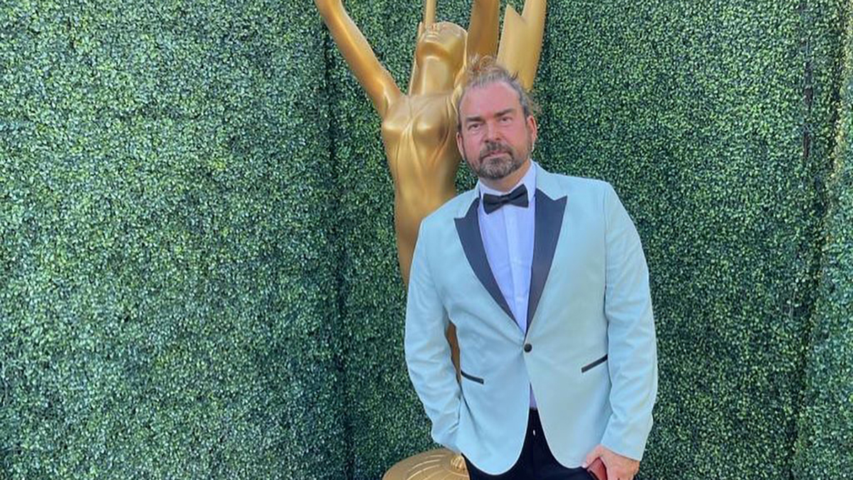Murió por COVID-19 el estilista Marc Pilcher, ganador del Emmy por Bridgerton