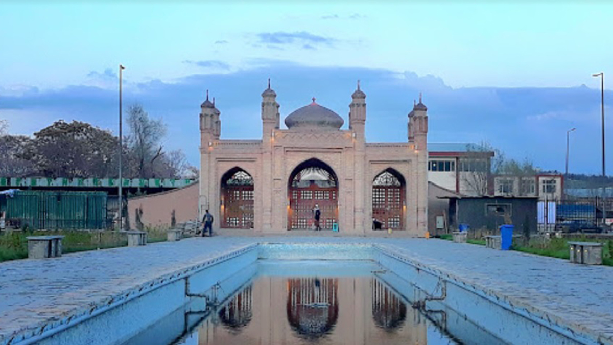 Explosión cerca de mezquita en Kabul deja varios civiles muertos Explosión cerca de mezquita en Kabul deja varios civiles muertos