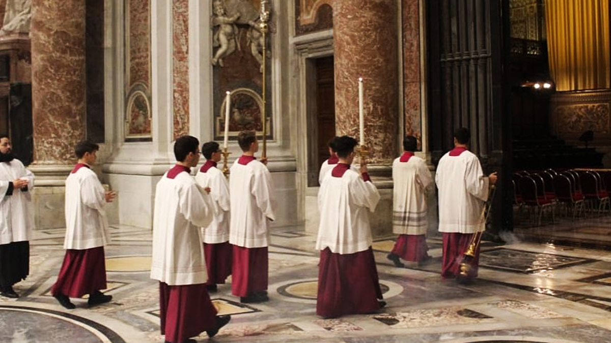 Absuelven a sacerdote y exrector de seminario vaticano por abuso sexual