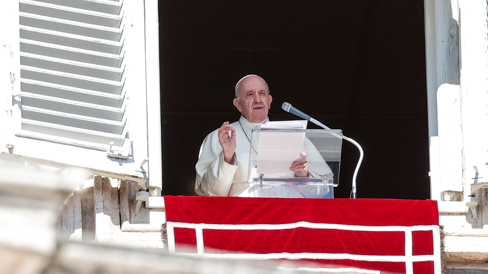 Papa Francisco pide no dejar solos ni discriminar a quienes padecen trastornos mentales