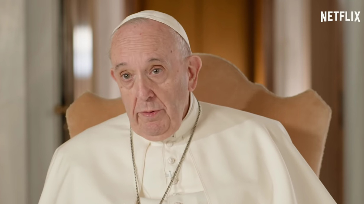 Papa Francisco protagoniza documental de Netflix; “Es importante que los jóvenes hablen con los viejos”, dice