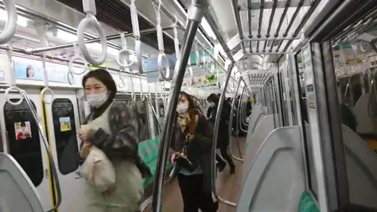 Al menos 15 heridos por ataque con cuchillo en tren de Tokio