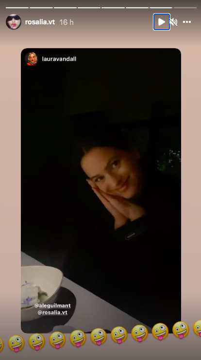 Rosalía come tacos en su visita en la Ciudad de México - rosalia3