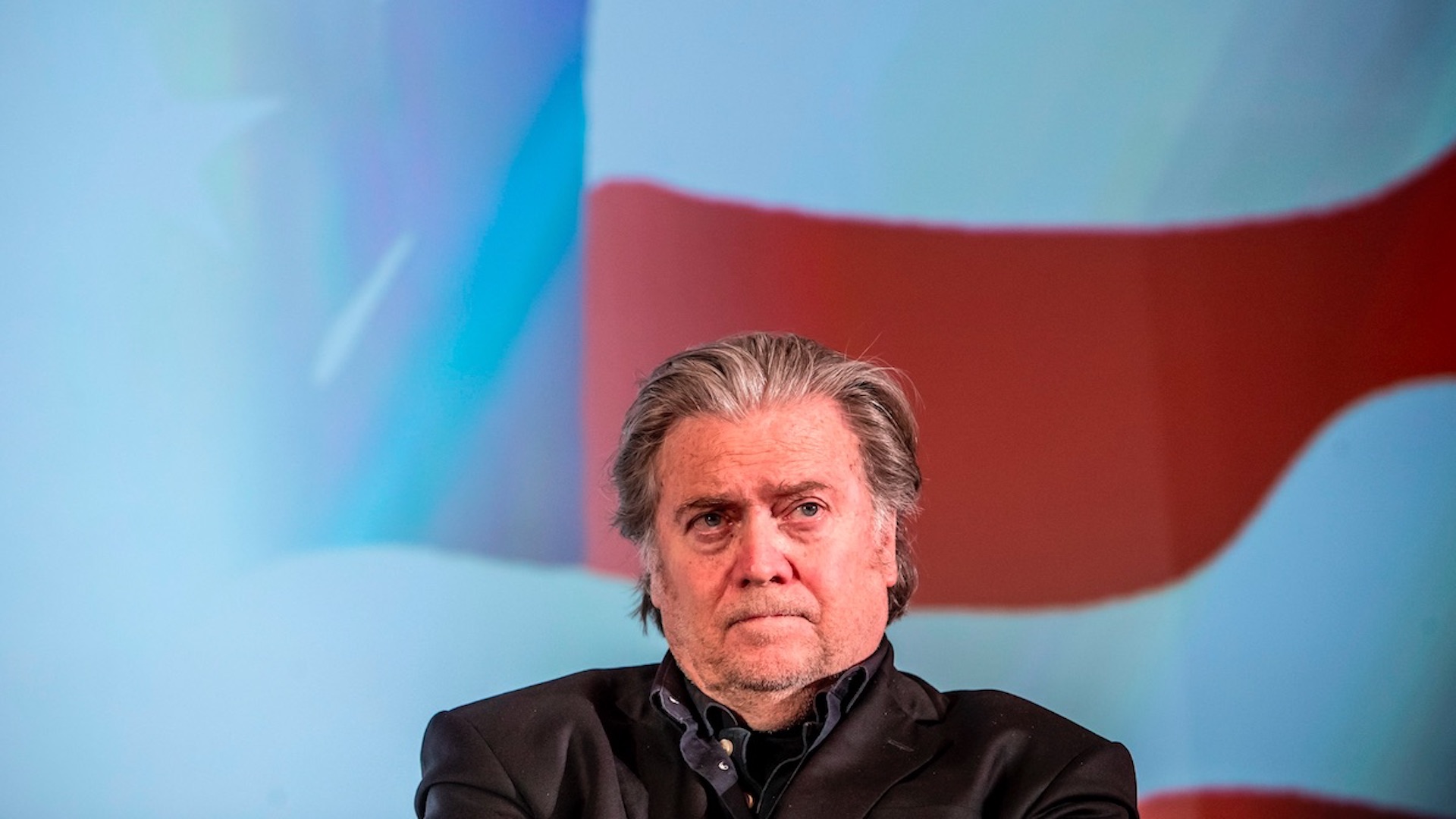 Declaran a Bannon en desacato al Congreso por asalto al Capitolio