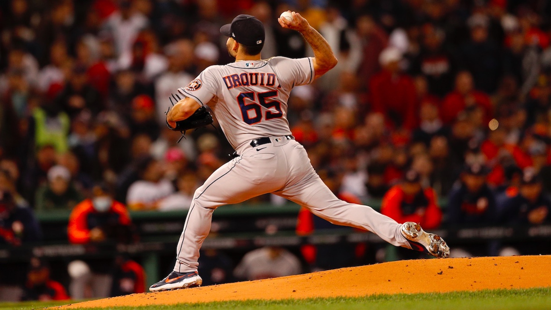 El mexicano Urquidy abrirá segundo partido de la Serie Mundial por los Astros