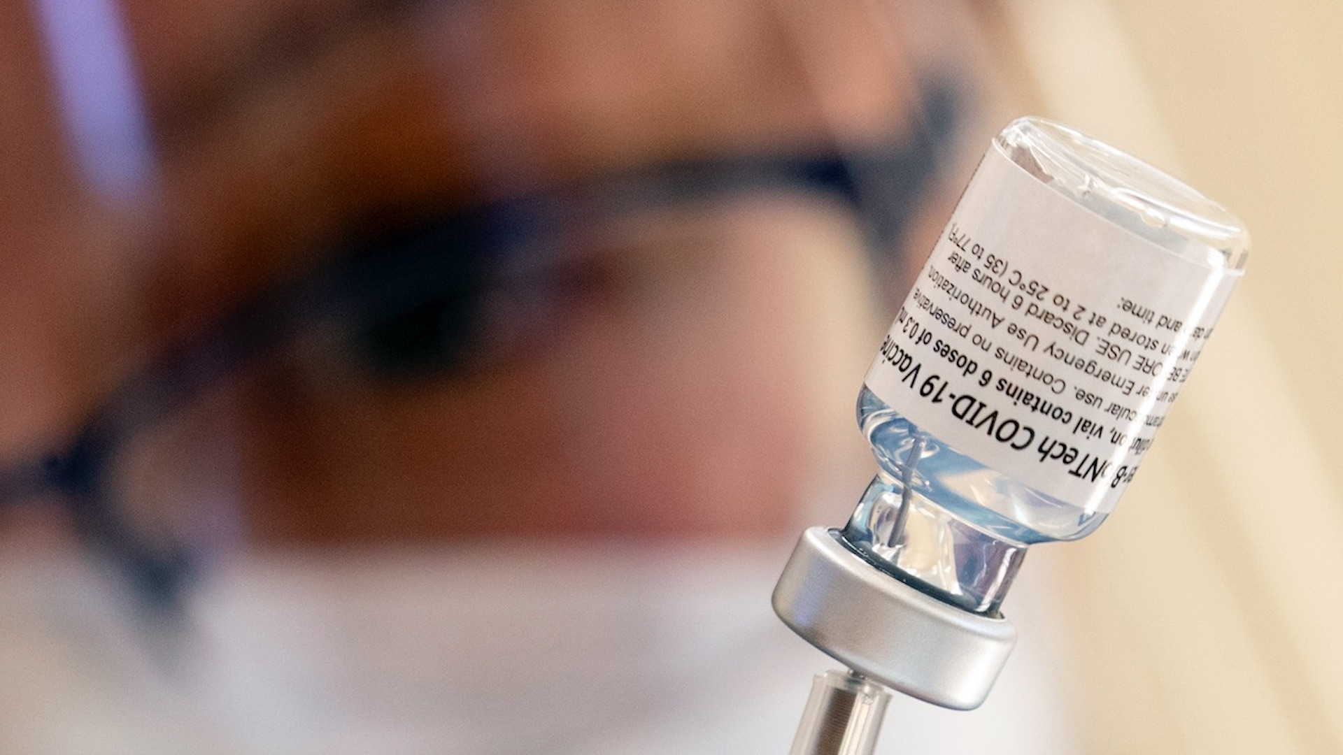 Gobierno de Texas contradice orden de Biden de vacunar a empleados