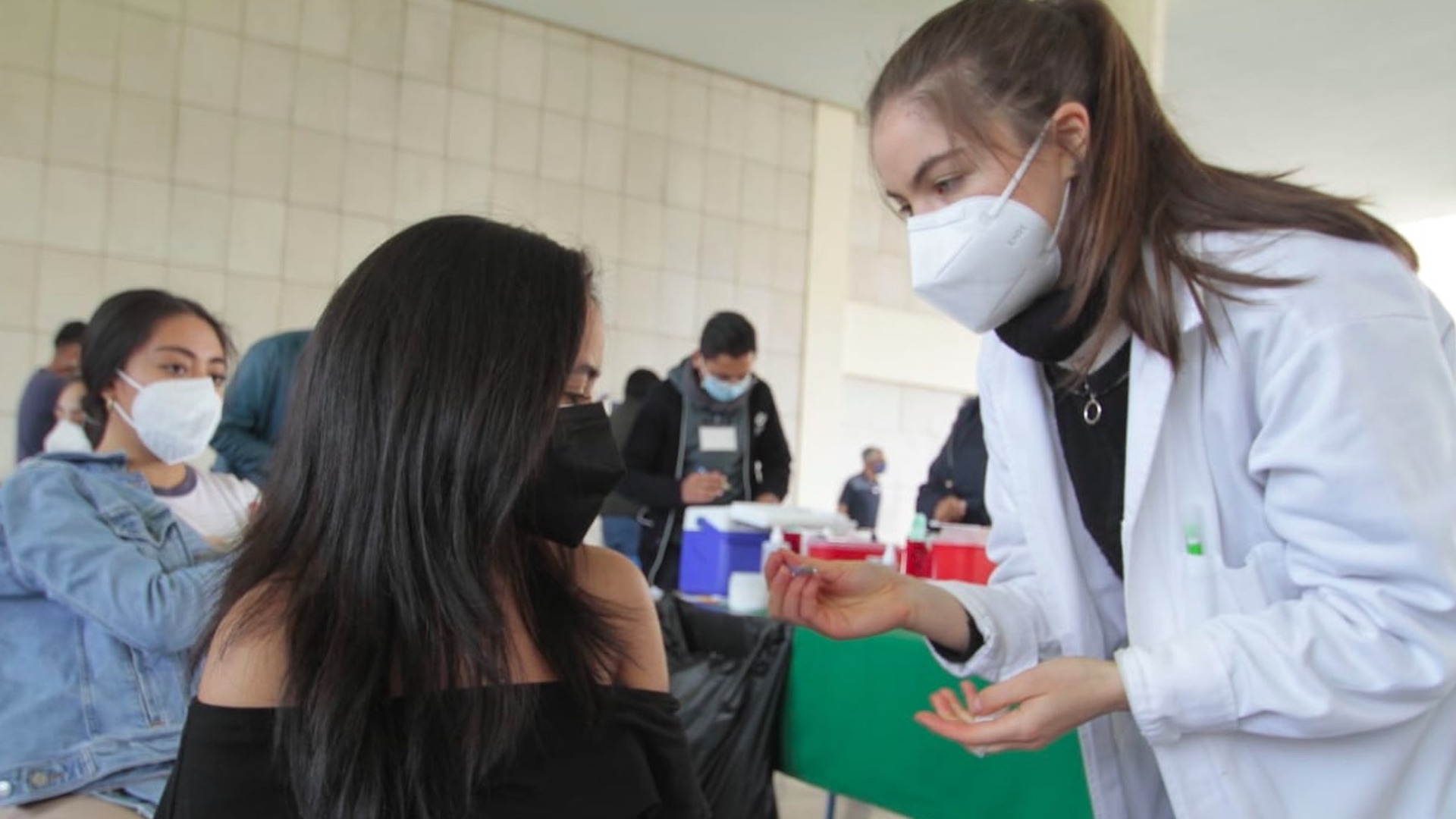 Aplicarán segundas dosis para 18 a 29 años en cinco alcaldías