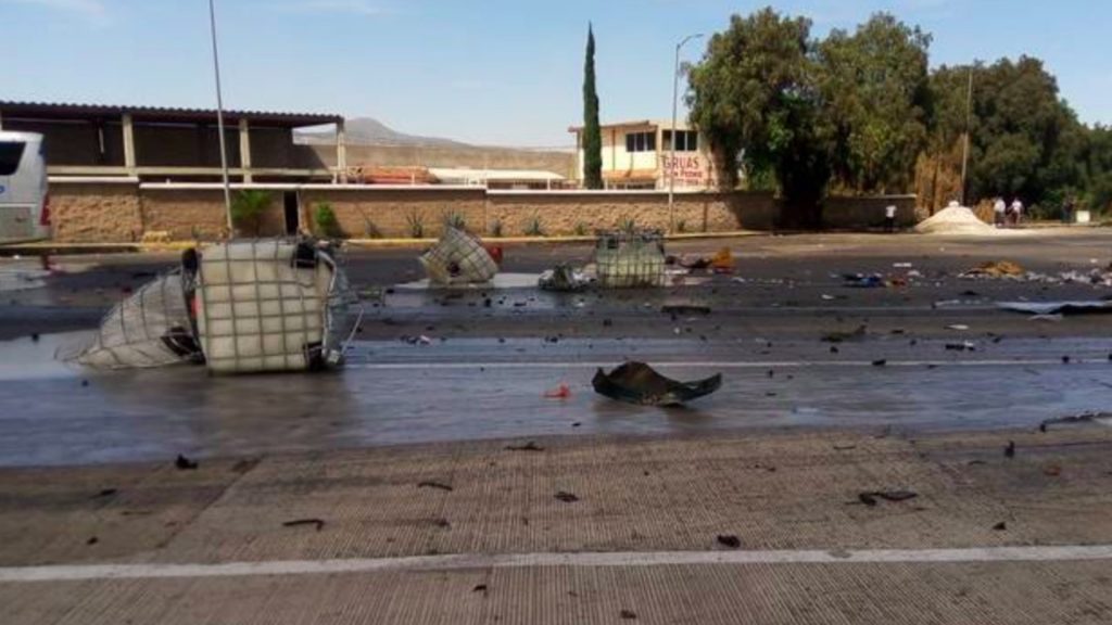 #Video Choque de tráiler sin frenos en la México-Puebla deja 19 muertos - accidente-mex-puebla-1024x576