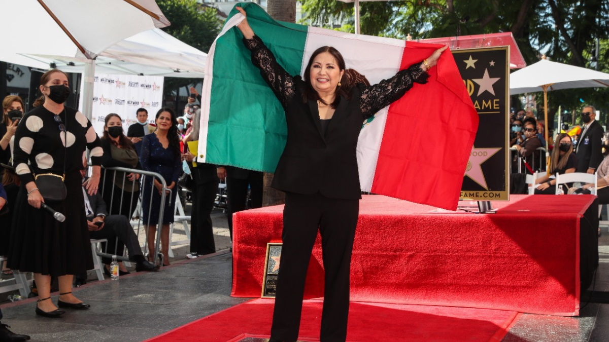 Ana Gabriel devela su estrella en el Paseo de la Fama de Hollywood Ana Gabriel devela su estrella en el Paseo de la Fama de Hollywood