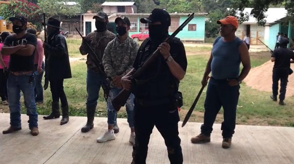 Surge sexto grupo de autodefensas indígenas en Chiapas - autodefensas1-1024x571