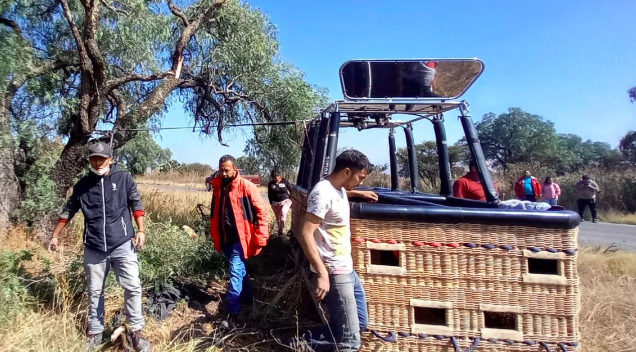 #Video Globo aerostático cae en inmediaciones de Teotihuacán y deja nueve heridos