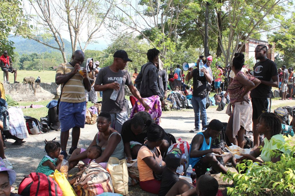 Dos caravanas de migrantes finalizan al entregarse a autoridades mexicanas - caravana-migrante-6-1024x683