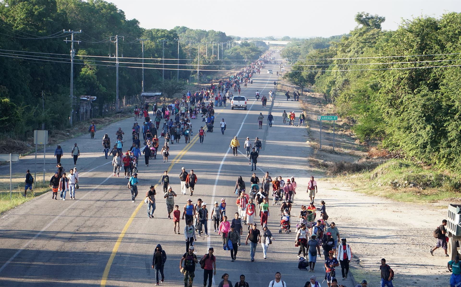 Caravana migrante fija su ruta hacia la frontera norte de México