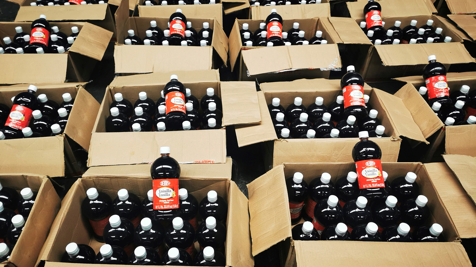 Incautan en Bulgaria cargamento récord de metanfetamina proveniente de México - cargamento-de-extracto-de-vainilla-que-en-realidad-transportaba-metanfetamina-liquida