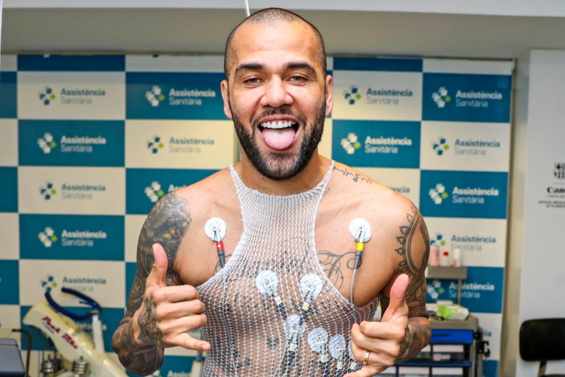 La camiseta del Barcelona me convierte en superhéroe: Dani Alves