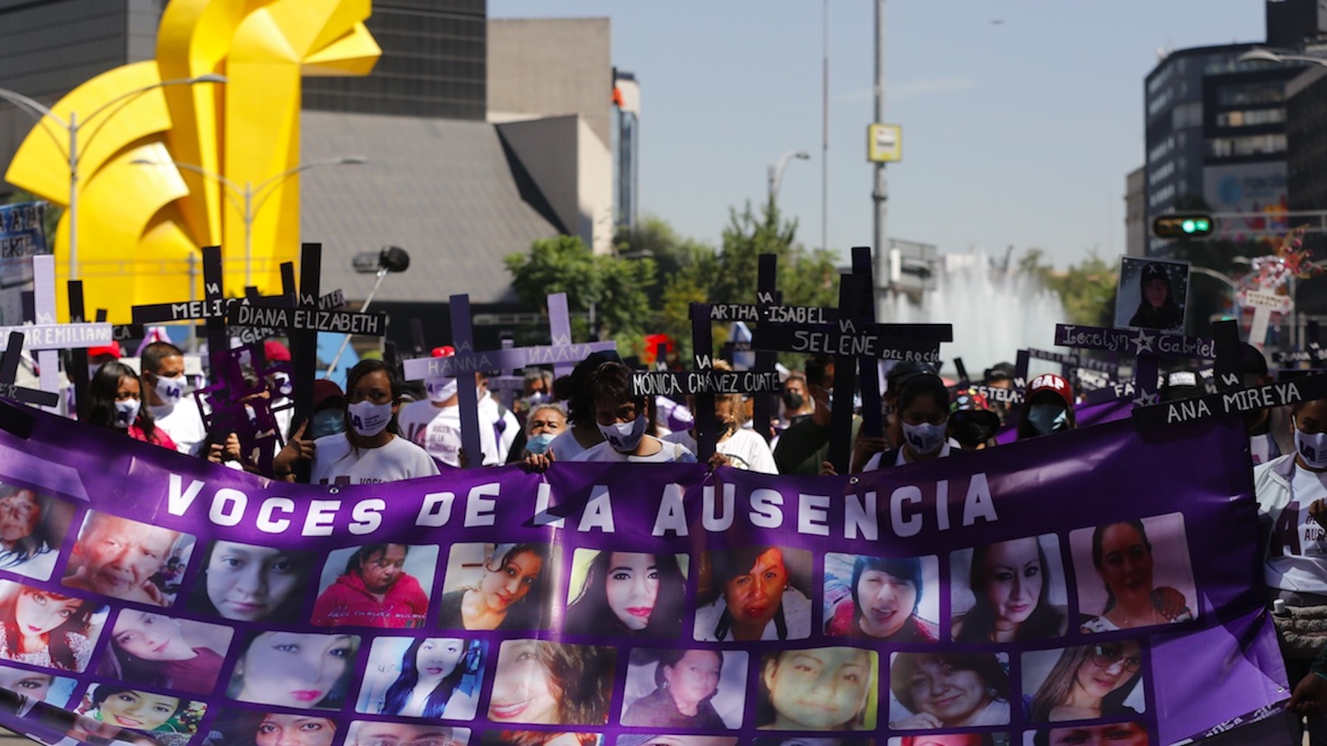 Familiares de víctimas de feminicidio exigen justicia en el ‘Día de Muertas’ Familiares de víctimas de feminicidio exigen justicia en el ‘Día de Muertas’
