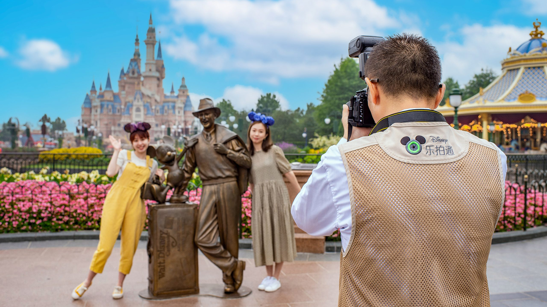 Confinan a visitantes en Disneyland Shanghái por caso de COVID-19 Confinan a visitantes en Disneyland Shanghái por caso de COVID-19