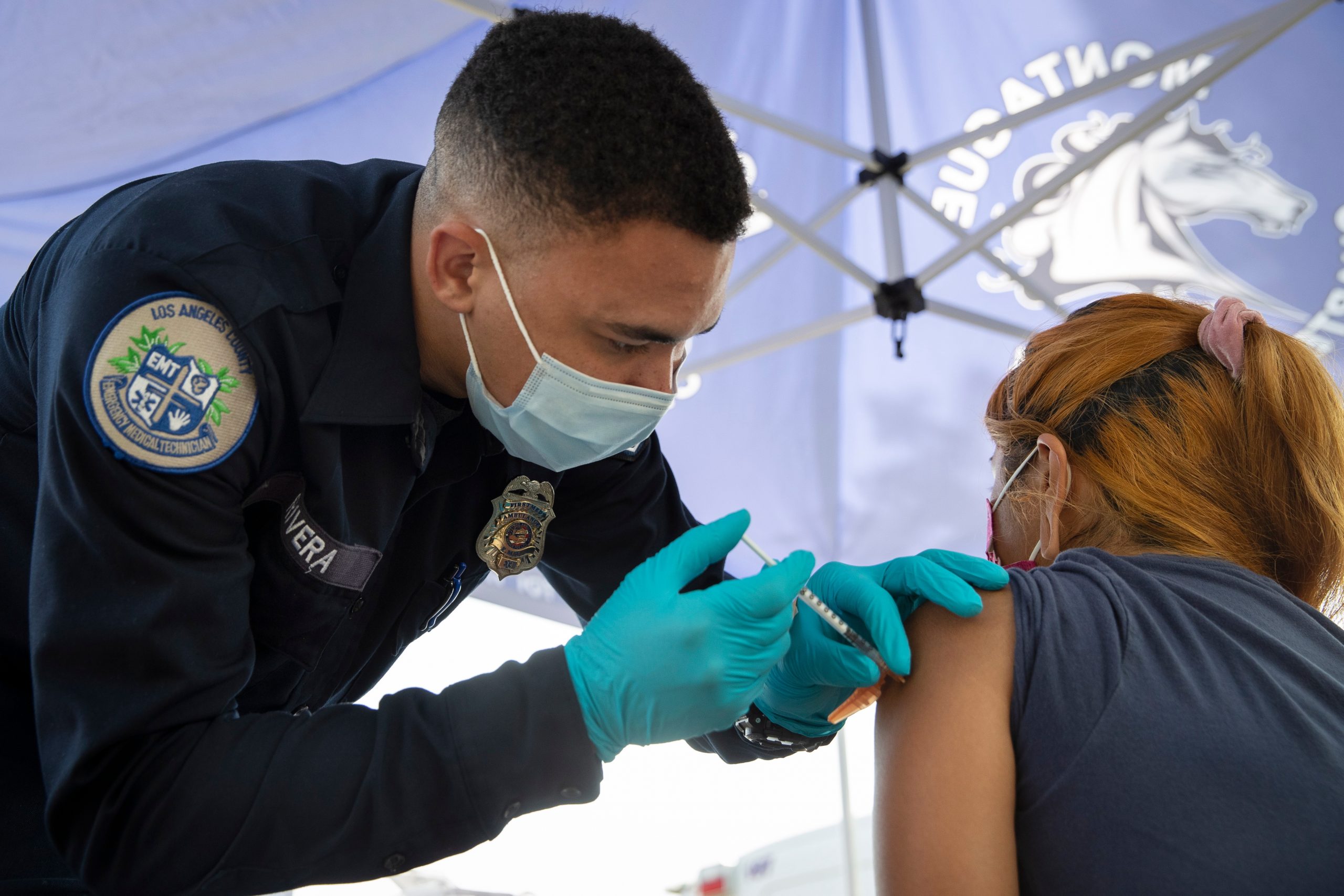 Comité científico aconseja dosis de refuerzo de vacunas para adultos en EE.UU.