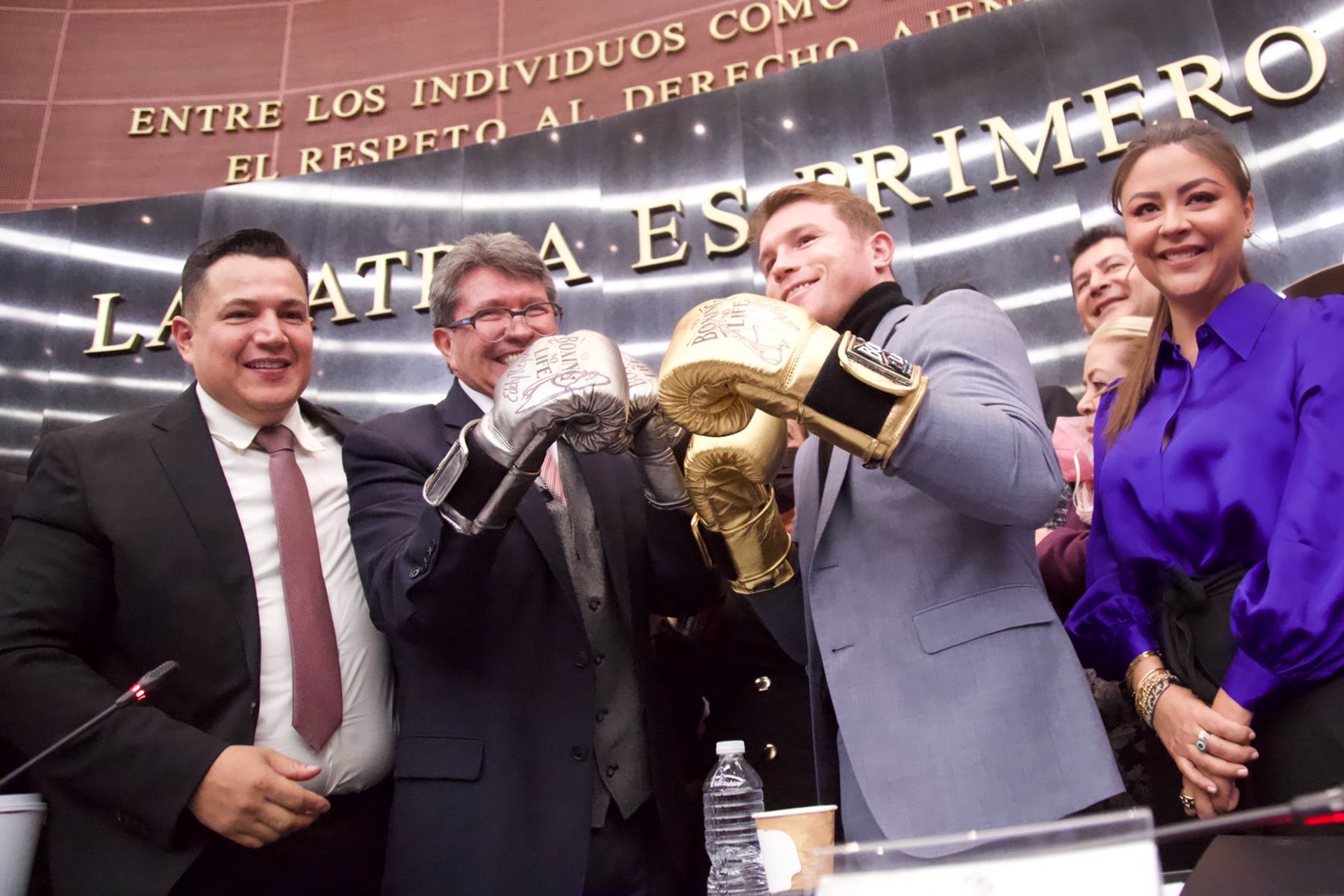 Senado reconoce a Eddy Reynoso y Saúl ‘Canelo’ Álvarez