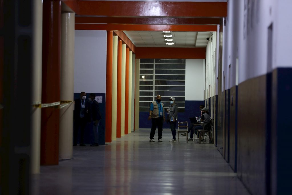 Cierran centros de votación en Venezuela - elecciones-venezuela-jornada-1024x683