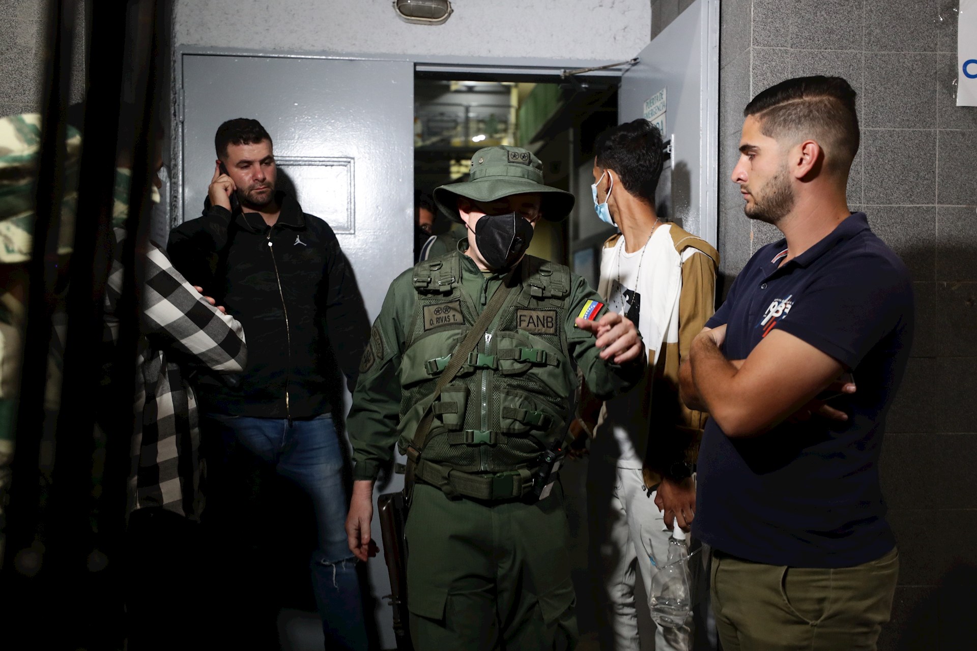 Cierran centros de votación en Venezuela