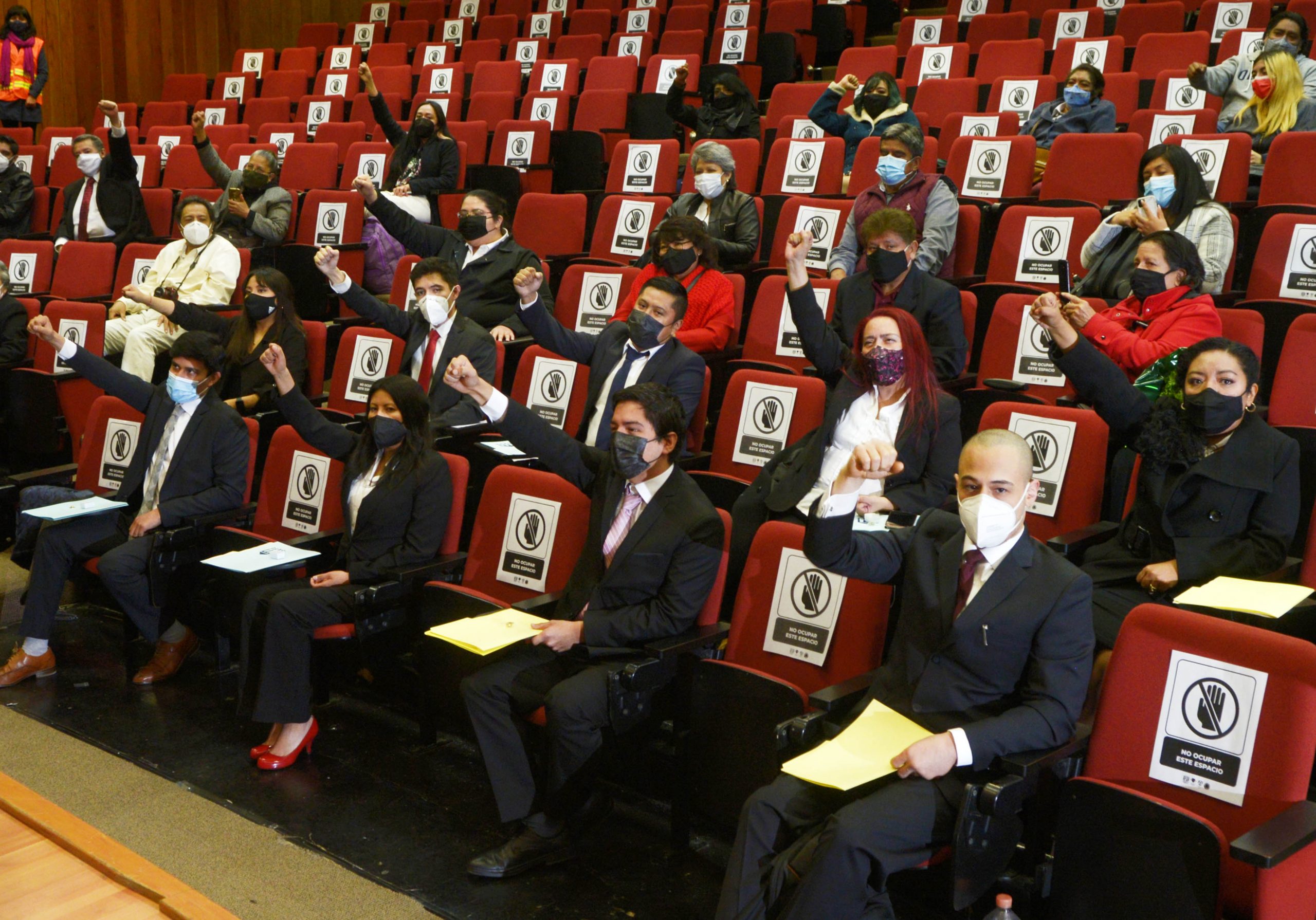 UNAM vuelve a aplicar exámenes de titulación de manera presencial UNAM vuelve a aplicar exámenes de titulación de manera presencial