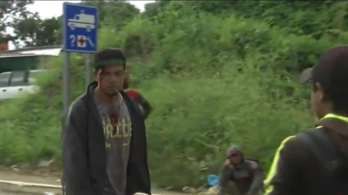 Expulsan a miembros de la caravana migrante por robo Expulsan a miembros de la caravana migrante por robo