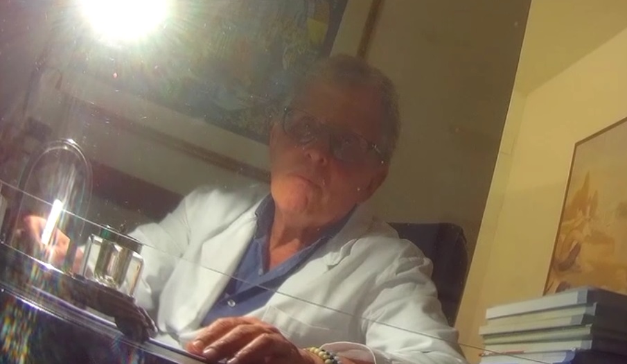 Detienen a ginecólogo que ofrecía sexo como terapia contra el papiloma