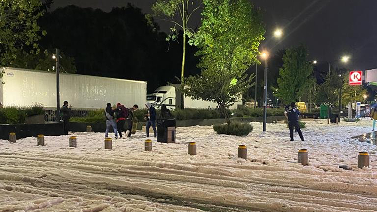 #Video Granizo pinta de blanco el centro de Puebla #Video Granizo pinta de blanco el centro de Puebla