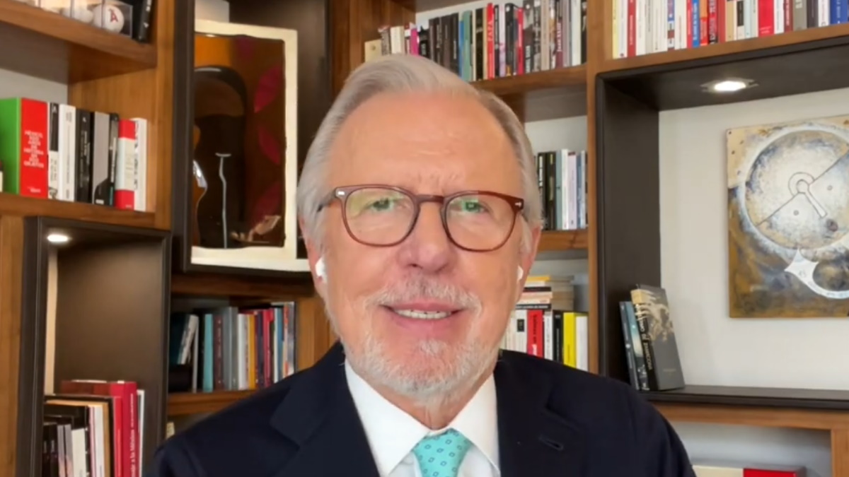 ¡Las noticias! Giran orden de aprehensión contra el exdirector de Pemex, Carlos Treviño, por lavado de dinero y asociación delictuosa