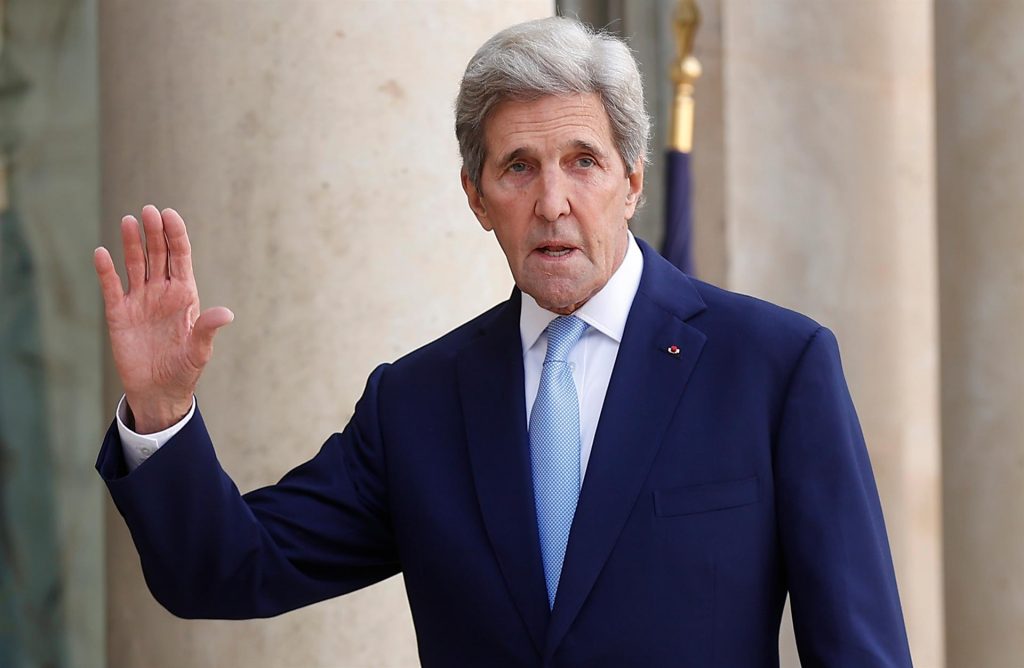 John Kerry llega a México para discutir metas sobre el cambio climático en Norteamérica - john-kerry-1024x668