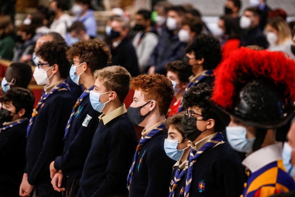 Papa Francisco pide a los jóvenes ser "la conciencia crítica de la sociedad" - jovenes-en-misa-de-cristo-rey-1024x683