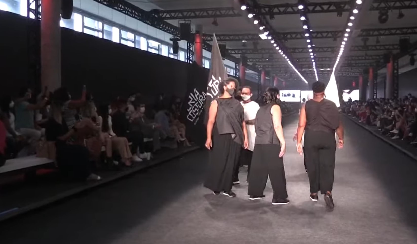 Los desfiles presenciales marcan el regreso de la Semana de la Moda de Sao Paulo Los desfiles presenciales marcan el regreso de la Semana de la Moda de Sao Paulo