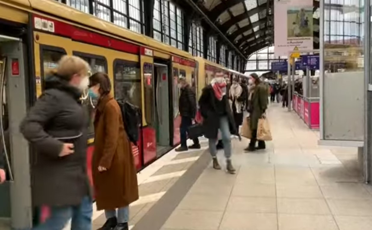 La cuarta ola de COVID-19 azota a una Alemania con el Gobierno en funciones