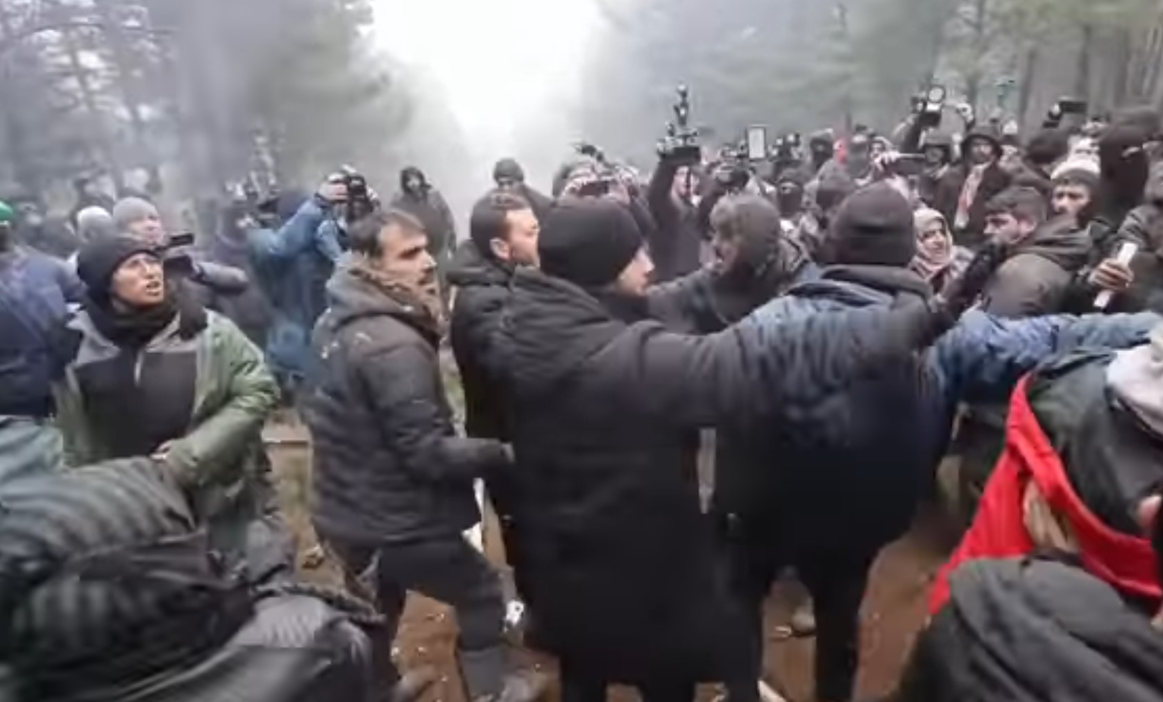 Se agrava la situación de los migrantes varados en la frontera entre Bielorrusia y Polonia