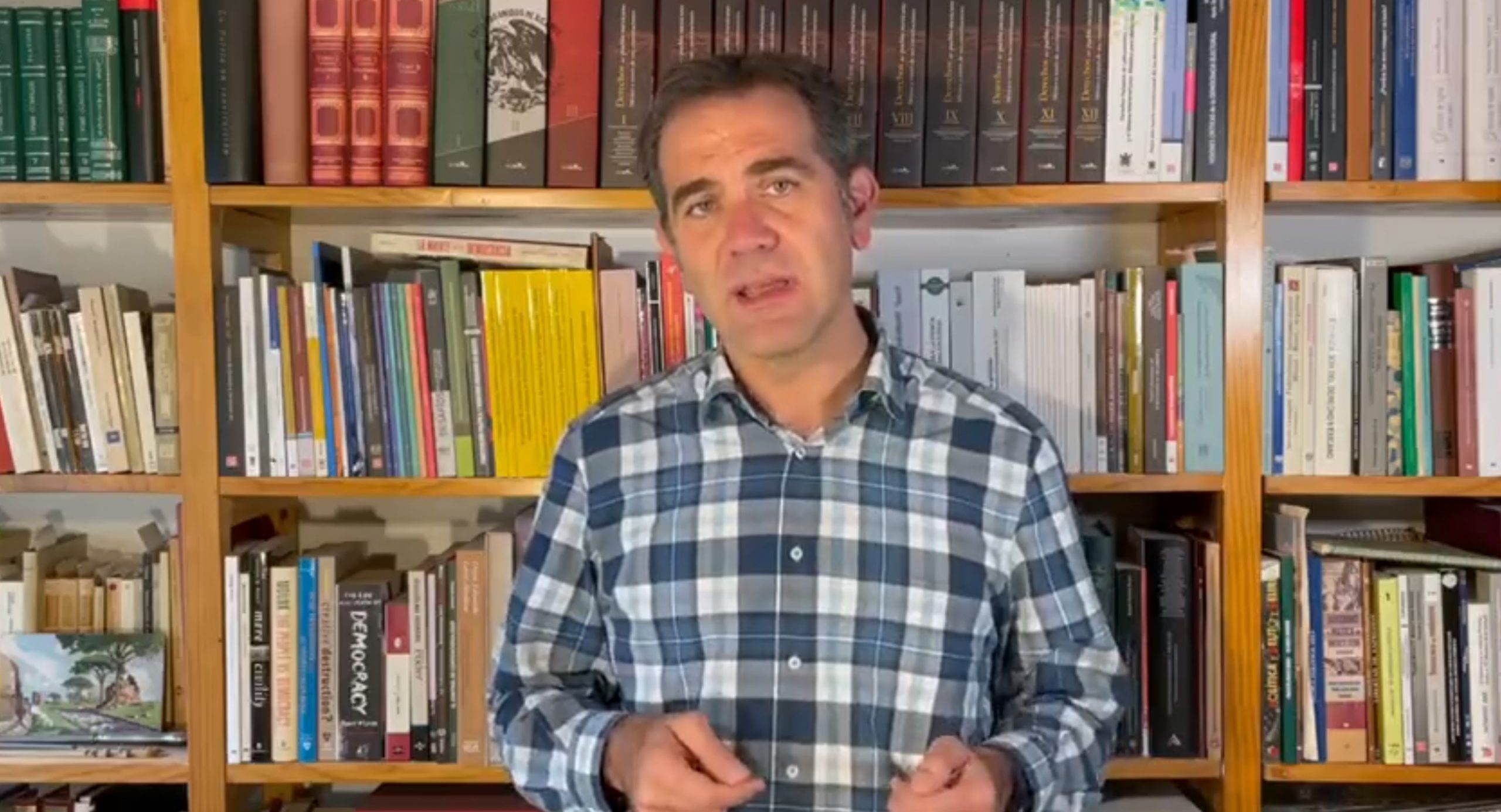 En riesgo proceso de revocación por recorte al presupuesto, señala Córdova; INE impugnará