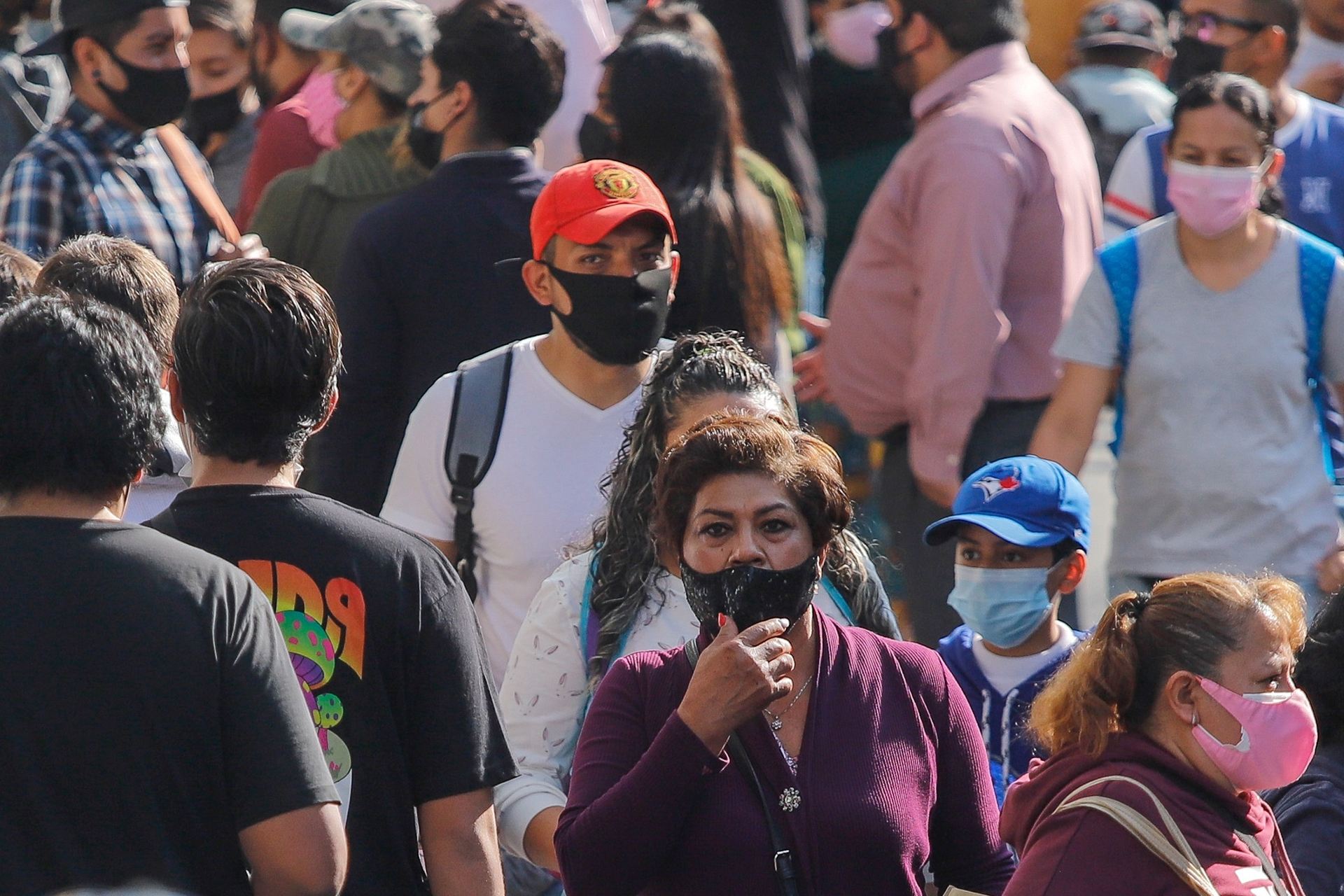 Ómicron será parte de cuarta ola de COVID-19 en México: Dr. Ponce de León Ómicron será parte de cuarta ola de COVID-19 en México: Dr. Ponce de León