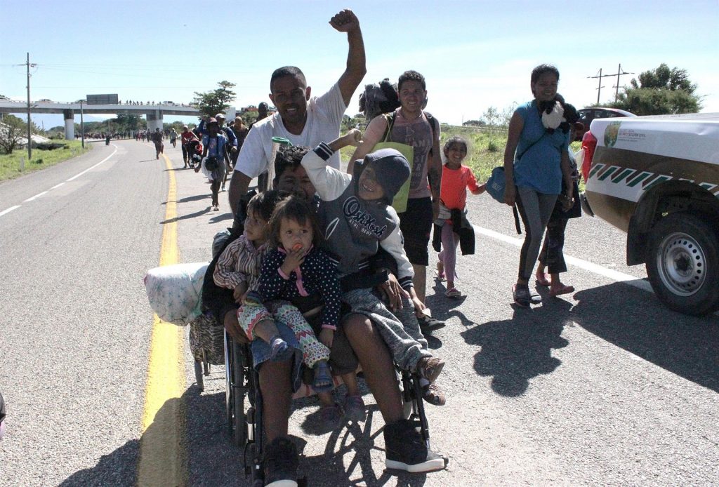 "Adiós, Chiapas"; migrantes llegan a Oaxaca - migrantes-a-su-llegada-a-oaxaca-tras-avanzar-en-caravana-por-chiapas-1024x694